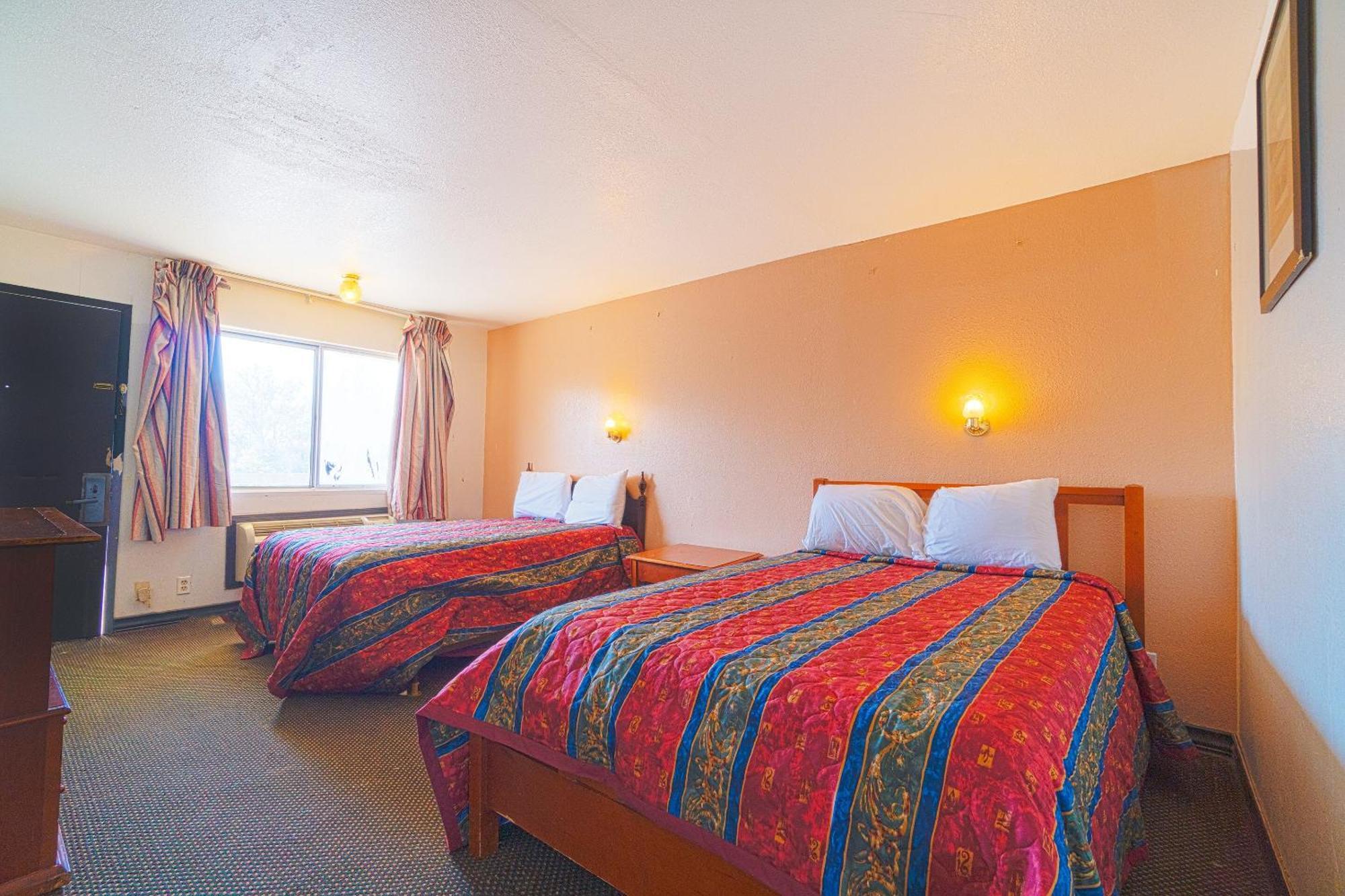 Castle Inn & Suites By Oyo Chickasha Esterno foto